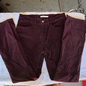 Women’s Levi’s 725 High Rise Bootcut Merlot Burgundy Corduroy Pants W30 L32